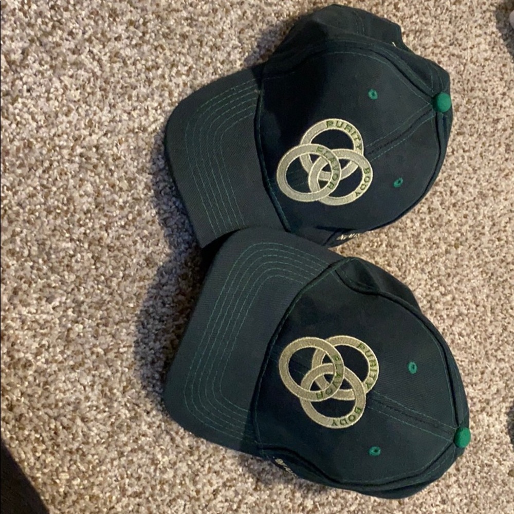 2 Hats